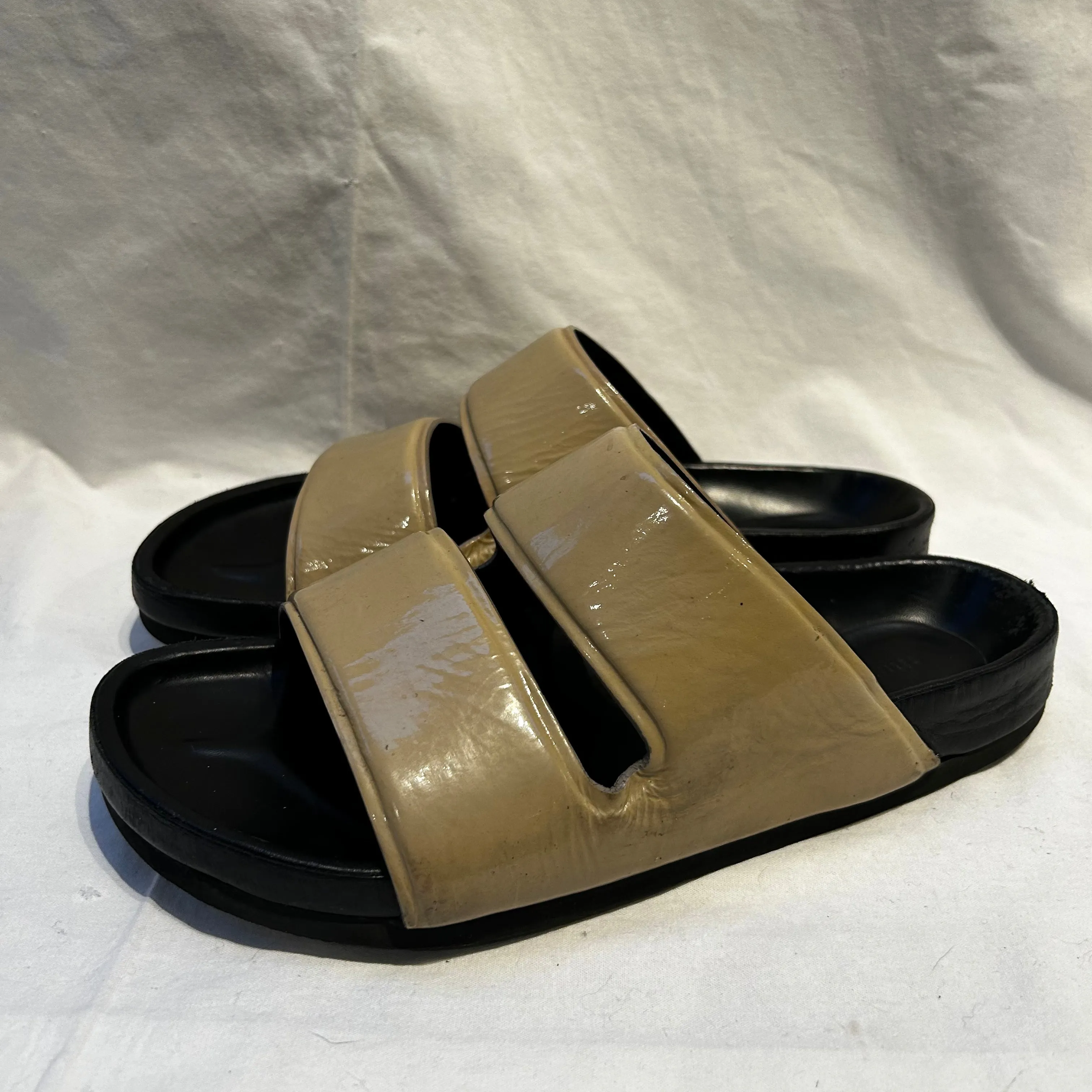 Celine Phoebe Philo Stone Padded Leather Flatbed Sandals 40